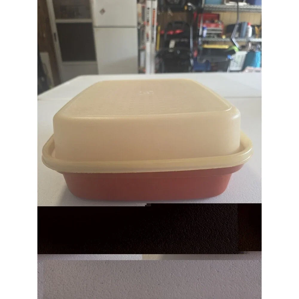Tupperware Meat Keeper Marinade Container  With Lid Paprika Red 1294-1 Vintage